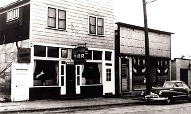 1946 Riverside Pizza