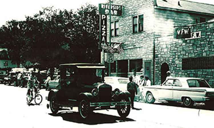 1960's Riverside Pizza